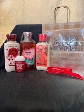 BATH AND BODY WORKS BUNDLE Japanese cherry blossom & Velvet Sugar ~NEW~